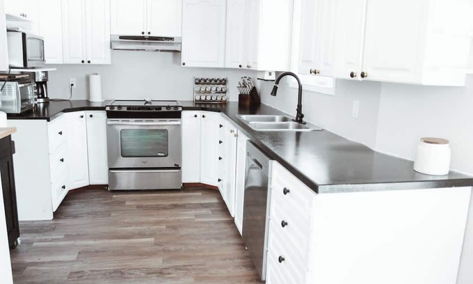 Prince George House | Spacious 4 Bedroom, 3 Bath Family & Dog-Friendly