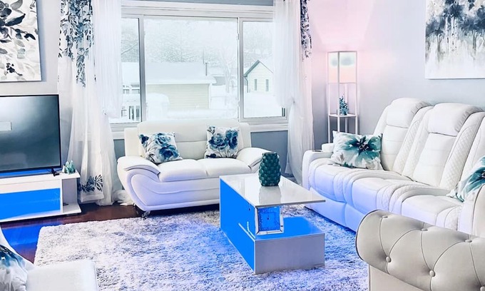 Maplewood House | Beautiful 6 bedroom house by Maplewood Mall