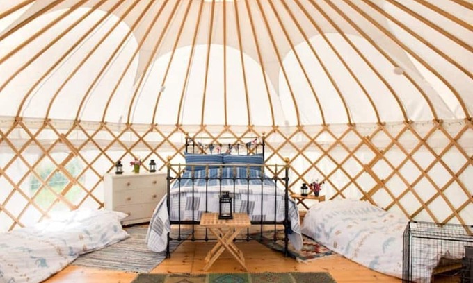 Lanteglos Cabin | Stunning Yurt 'Pencarrow' with hot tub close to hidden coves