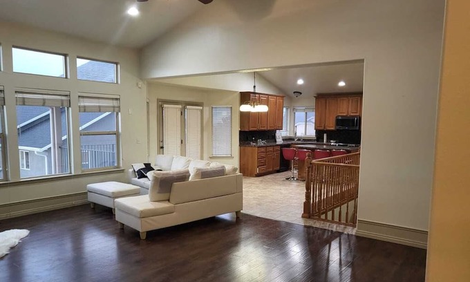 Herriman House | 3 bd/3bath luxury home- great mountains/city view