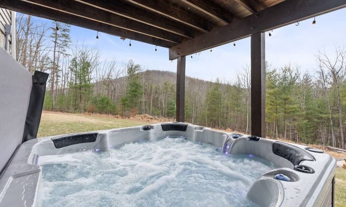Luray House | Family Getaway at Cross Mountain