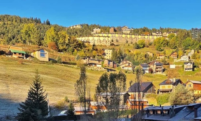 Alp Apartment | LA MOLINA IV - Two Bedroom Apartment, Sleeps 4