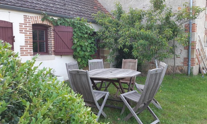 Toulon-sur-Allier Cottage | Gite Toulon-sur-Allier, 2 bedrooms, 4 persons
