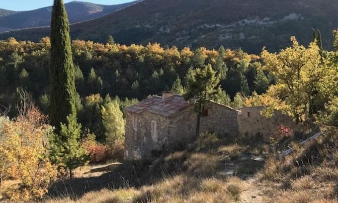 Reilhanette House | Holiday Home 'Les Eyssaux En Baronnies' with Mountain View, Private Terrace and Wi-Fi