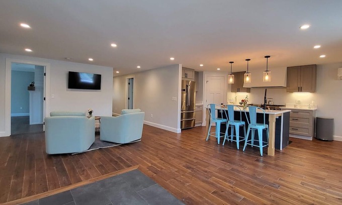 Moody House | BEACH AND SUMMER FUN!