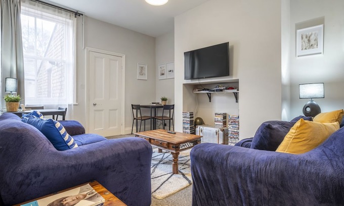 Hexham Apartment | Beautiful Apartment with Parking