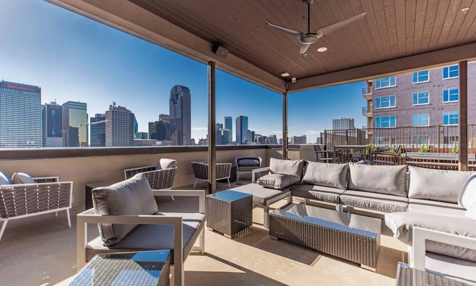 West End Apartment | Cozy 4 BR 2 BA : West End