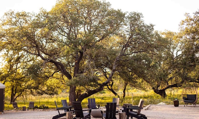 Fredericksburg House | Luxury Stay by Wineries | Stargazing & Nature