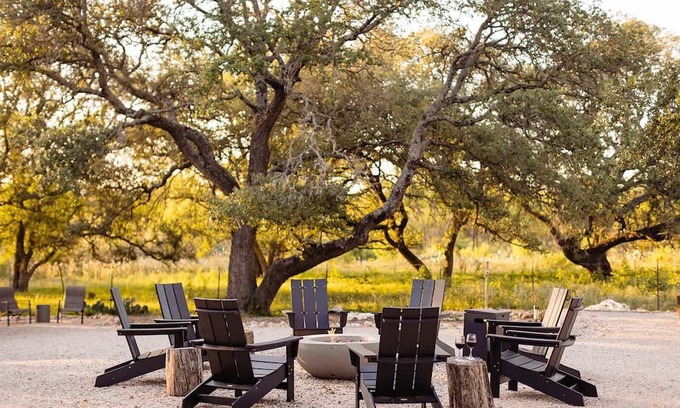 Fredericksburg House | Luxury Stay by Wineries | Stargazing & Nature