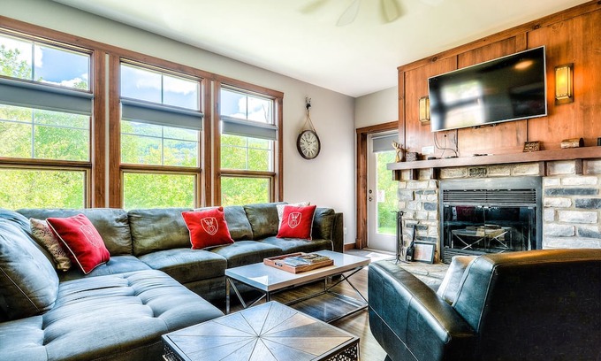 Tremblant-Les-Eaux Condo | Arnica 209★5 Beds★View★Walk to Mountain★Fireplace
