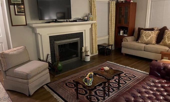 Buckroe Beach House | 2500 sq ft home 4 blocks from Buckroe Beach, dog friendly