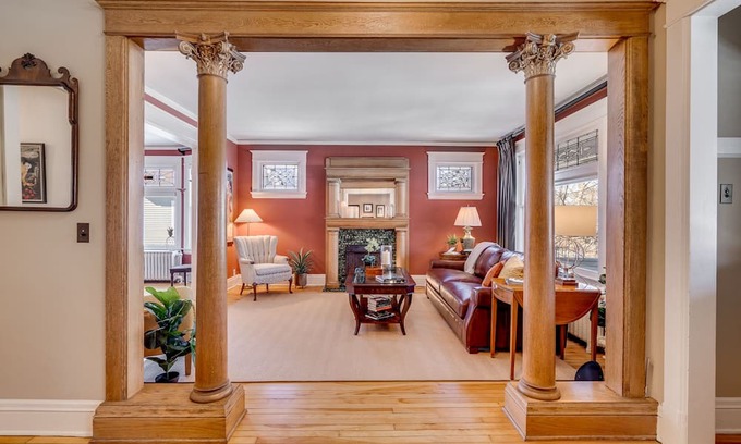 Summit - University House | MINNESTAY * The Fitzgerald * Cathedral Hill | Historic Home | Themed Rooms