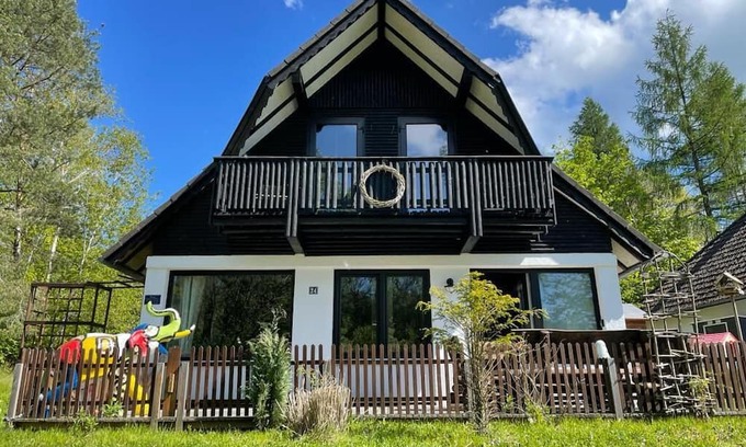 Feriendorf Frankenau Cabin | Exclusive living with a dog for up to 6 people