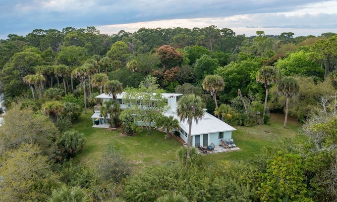 Melbourne Village House | Oasis In The Heart Of Melbourne... Check out our aerial video.