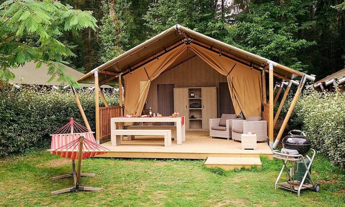 Corcieux Ski Chalet | Luxe Sanitary 5 pers. VillaTent at small charming campsite Au Clos de la Chaume