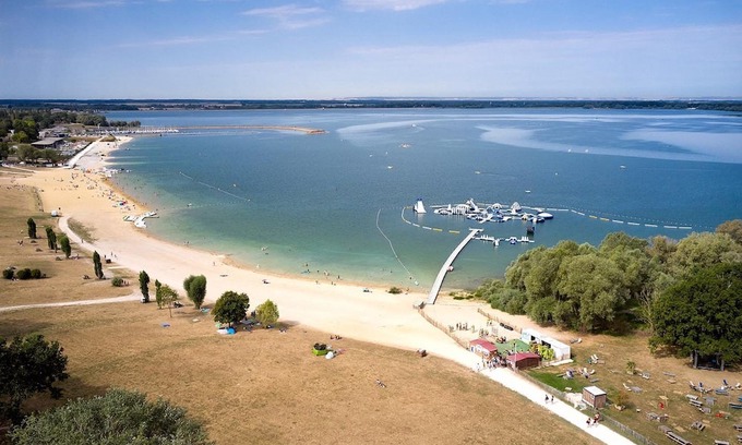 Mesnil-Saint-Pere Cabin | Luxe 5 Pers. Villatent at cozy family camping Lac d'Orient