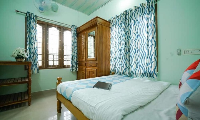 Devikolam Cottage | Scenic Views/3BHK Cottage Stay in Anachal/Munnar