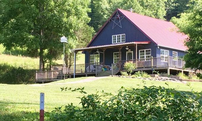 Eidson Cottage | Cozy Mountain Cottage With Fishing