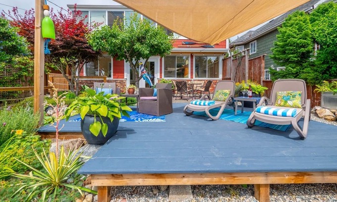 Gibsons House | The Suite at Little House in the Harbour, Gibsons BC