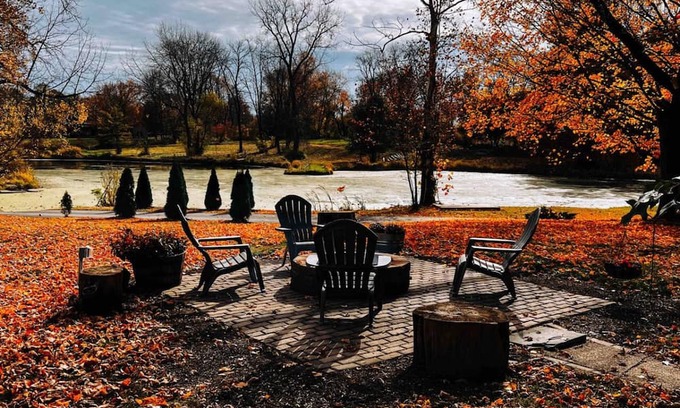 West Newton Apartment | Lakehouse HOT TUB 8 Miles TO Downtown ON 60 Acres