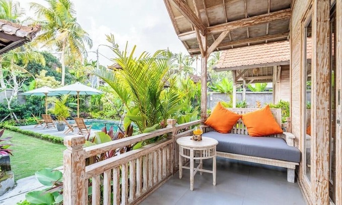 Mendoyo Bed & Breakfast | Omah Tiga Bali