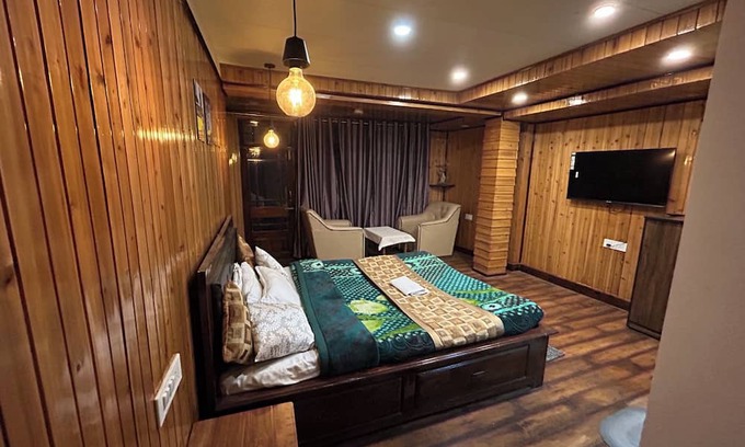 Darjeeling Hotel | The Rooftop By Darjeeling