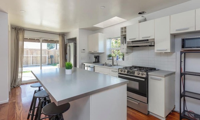 Logan Heights House | Charming 2-bedroom house in fabulous San Diego with Yard