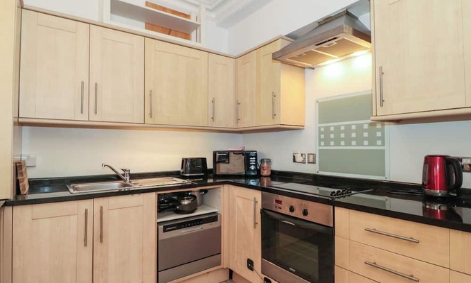 Bristol Cottage | 5 OLD CITY CHAMBERS, pet friendly in Bristol