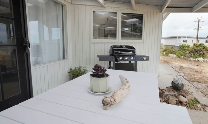 Baudin Beach House | Sea Space - renovated, free wifi, near the beach