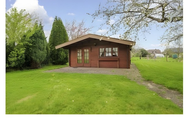 Bachenbrock Cabin | 'Bergners' with Private Terrace and Wi-Fi