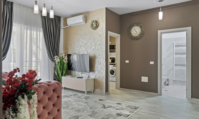 Sector 4 Apartment | Luxury Rose 4