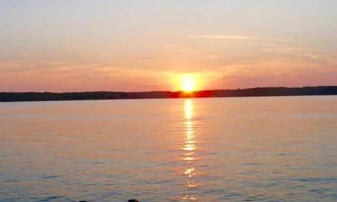 Bloomfield House | The Rosehall PEC Waterfront Stay
