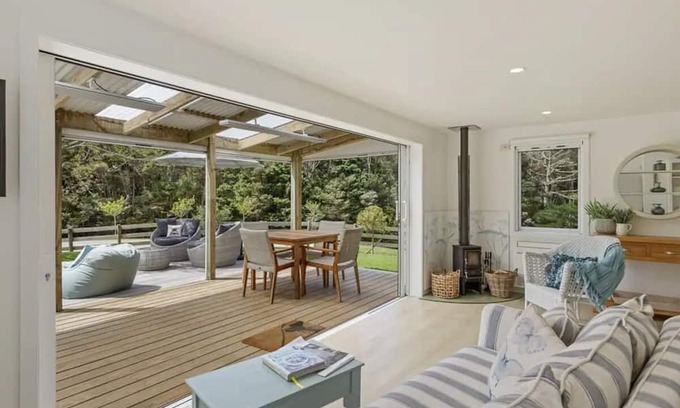 Leigh Cottage | Songbird Cottage - a luxury dog friendly hideaway