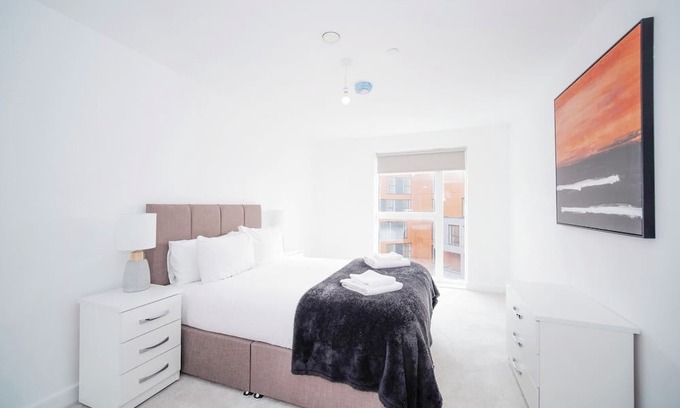 Bracknell Apartment | Grand Exchange Bracknell 1 bed with Parking