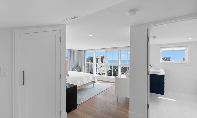 Fairfield House | Charming 4-bedroom Beach House in Fairfield, CT