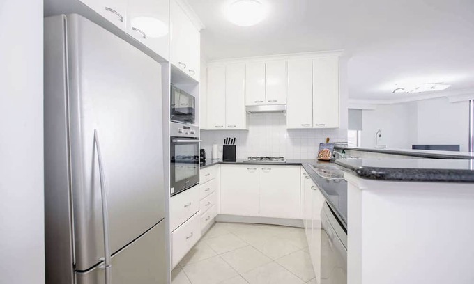 Pyrmont Apartment | Pyrmont 2 Bed apartment - Prime Location w parking