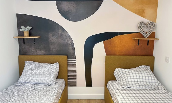 Saint-Pierre-du-Perray House | 16-person apartment near Paris and Disneyland