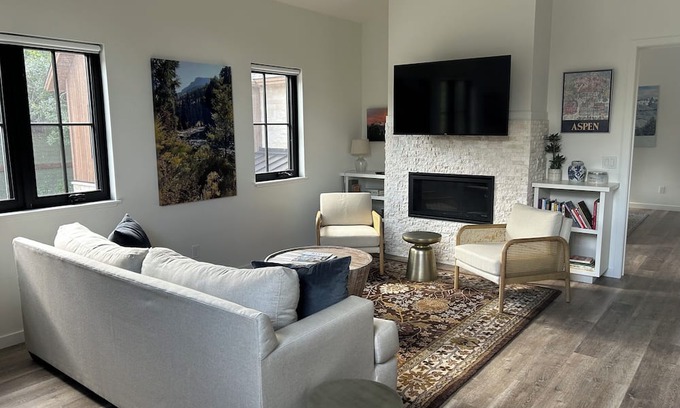 Carbondale Apartment | Cozy 1 bedroom apartment in beautiful Carbondale