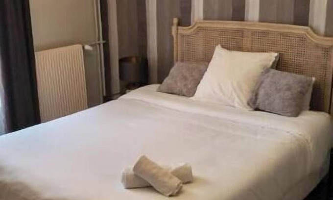 Nouan-le-Fuzelier Bed & Breakfast | Comfort room