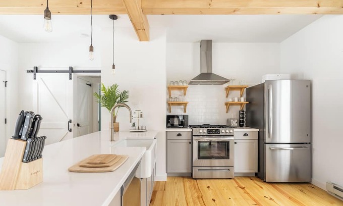 Narrowsburg House | Located in Narrowsburg, fenced in yard sleeps 4 & dog friendly!