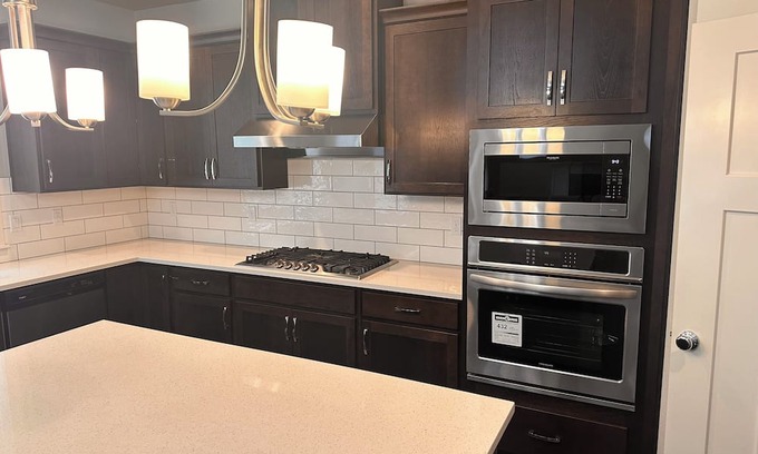 Wilkes East House | Spacious 5-bedroom house in perfect Portland with AC, WiFi, washer and dryer.