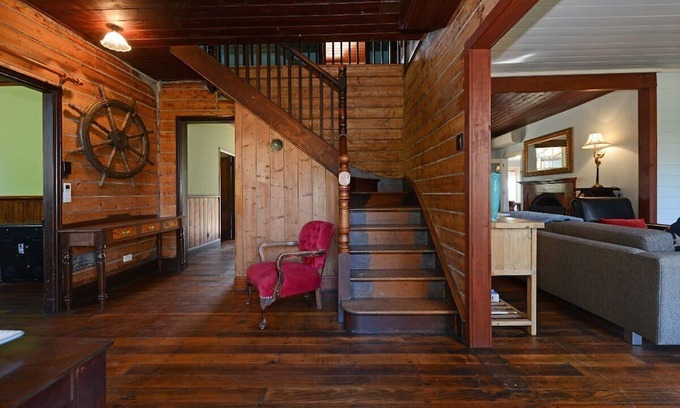 South Bruny House | Ventnor Guest House ~enchanting Cottage!