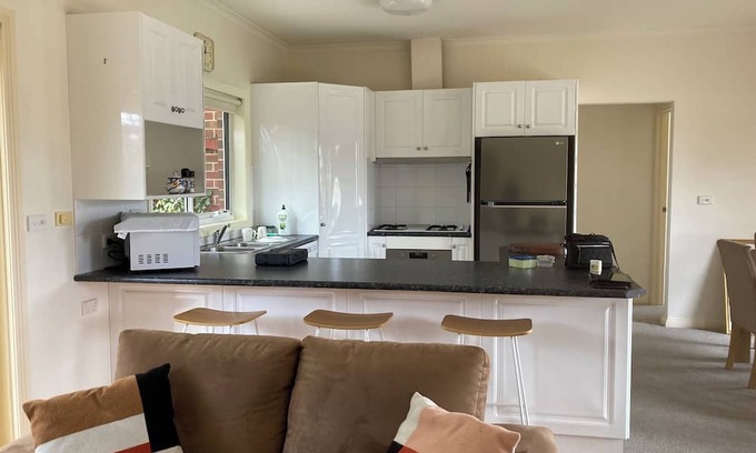 South Geelong House | BRILLIANT POSITION, IMMACULATELY MAINTAINED