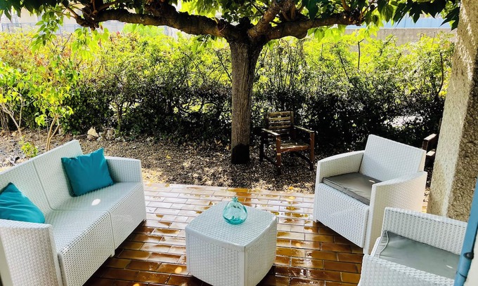 Gallargues-le-Montueux House | Large renovated house