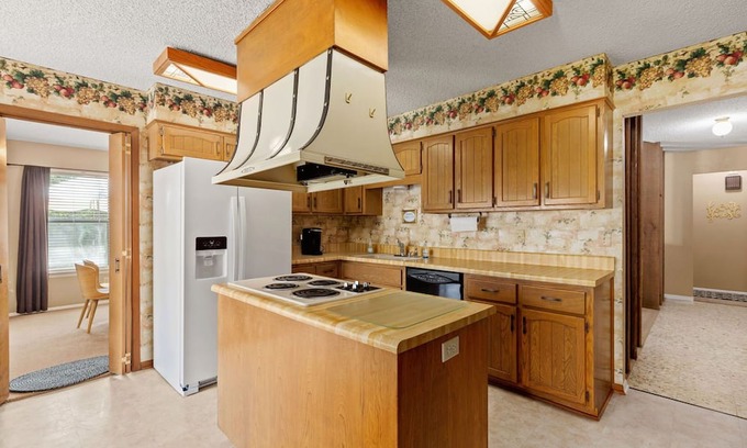 North San Antonio - SAT House | Vintage San Antonio Home with Private Pool, 3 bedroom/2 bathroom