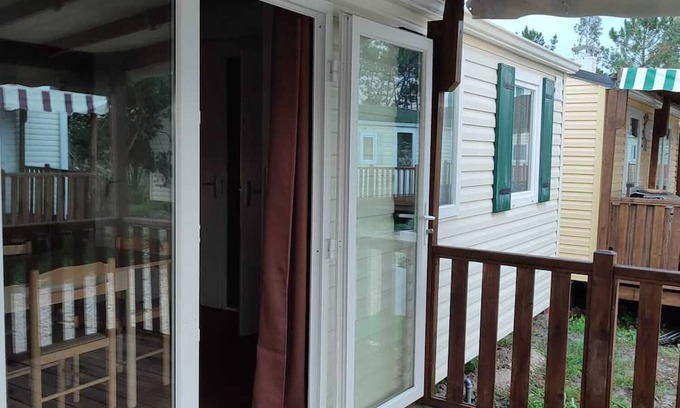 Burinhosa House | Surya's Bungalows,lands Hause Bungalows E10. Parque de Campismo com 3 Piscinas