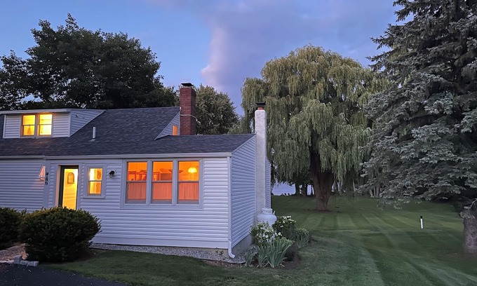North Hero Cottage | Pear Tree Cottage - North Hero Waterfront Property