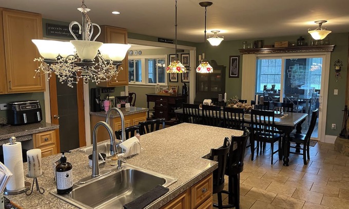 Canton House | 4500 Sq ft Large 5 Bedroom 4 Bath Home Close to Colleges