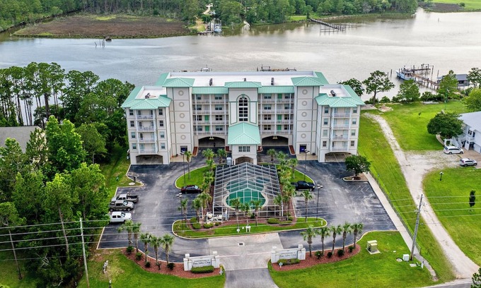 Gulf Shores Condo | Boat Slip – Stay Monthly at an Oyster Bay Retreat!