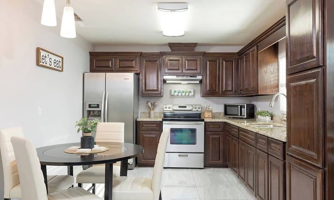 Weslaco House | Mid Valley Casita Delight
